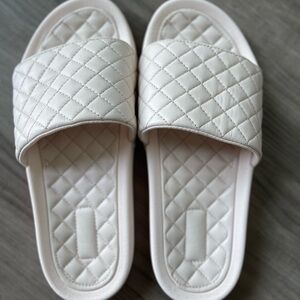 APL Lusso Slide, Nude, W-9